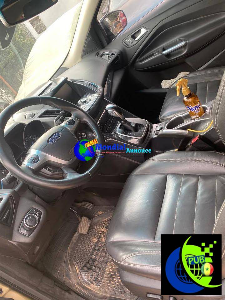 Ford Escape (2014) – Essence, Automatique, Climatisé – Moteur 2.0 dispo à Dakar