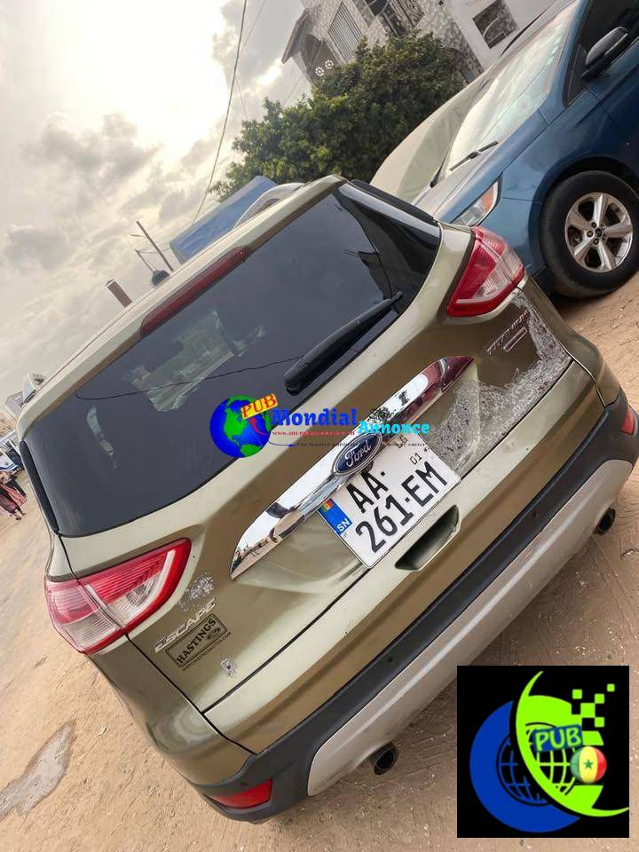 Ford Escape (2014) – Essence, Automatique, Climatisé – Moteur 2.0 dispo à Dakar