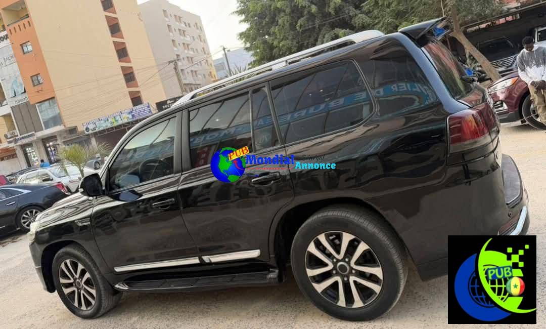 Toyota Land Cruiser V8 Diesel Automatique de 2021 dispo à Dakar