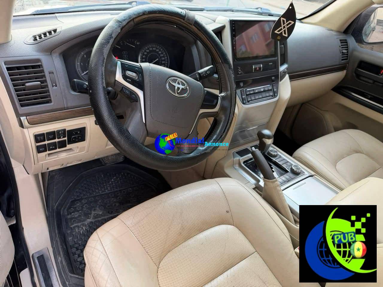 Toyota Land Cruiser V8 Diesel Automatique de 2021 dispo à Dakar