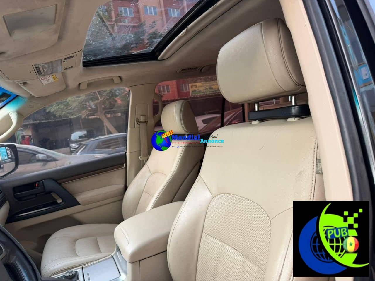 Toyota Land Cruiser V8 Diesel Automatique de 2021 dispo à Dakar