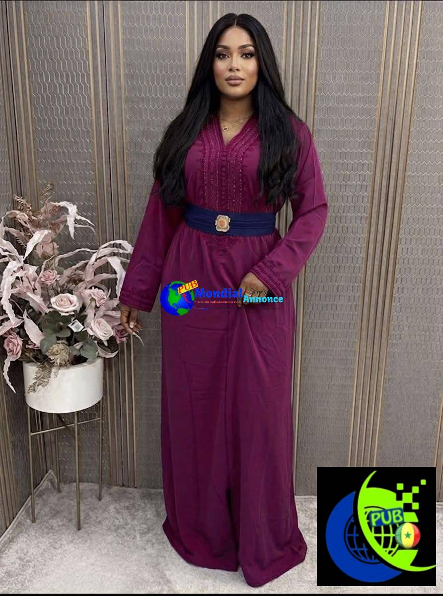 Robes Longues Tendances et Élégantes disponibles à Dakar. WhatsApp : 782411028
