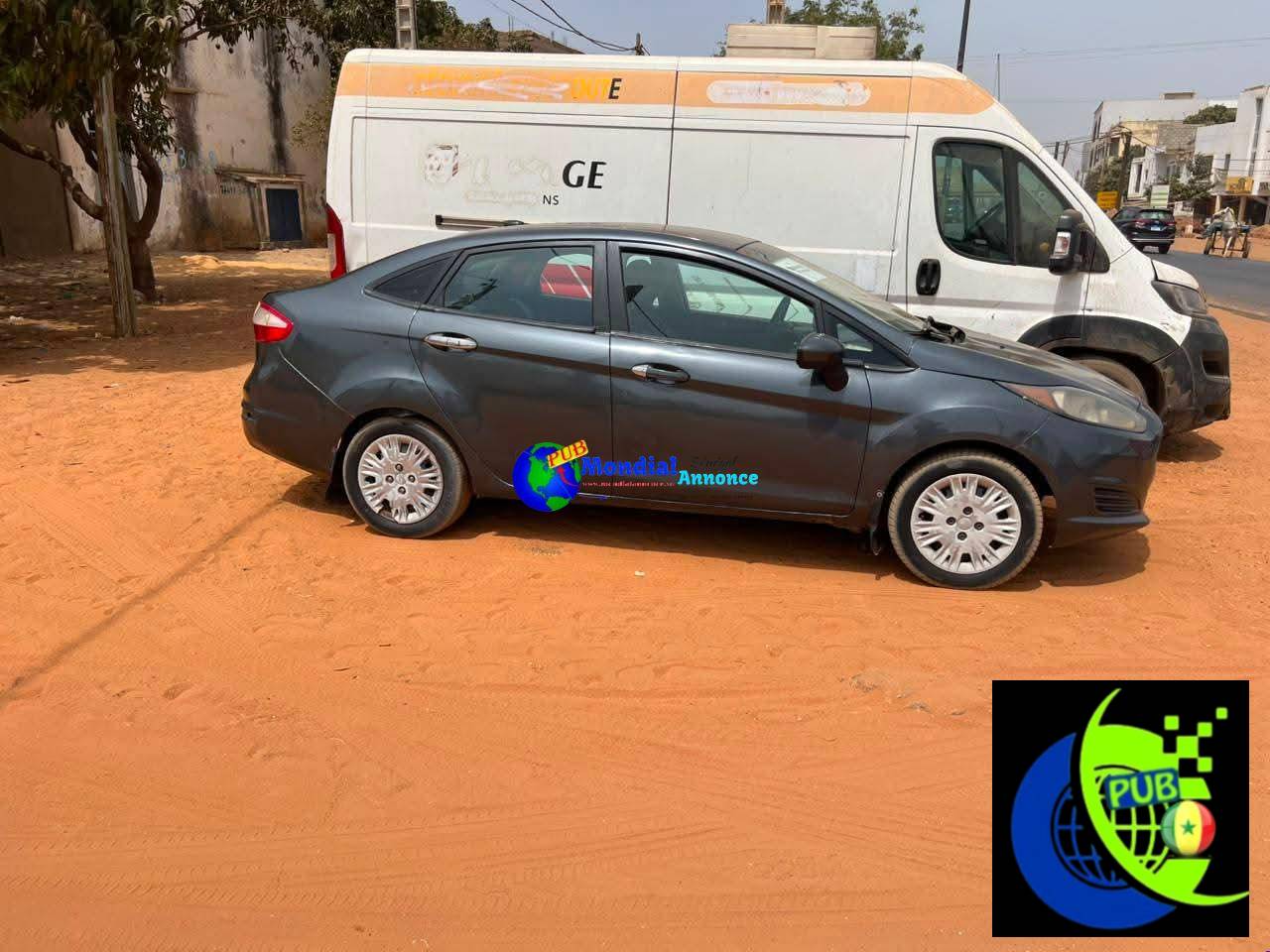 Ford Fiesta Essence Manuelle de 2015 à vendre à Dakar
