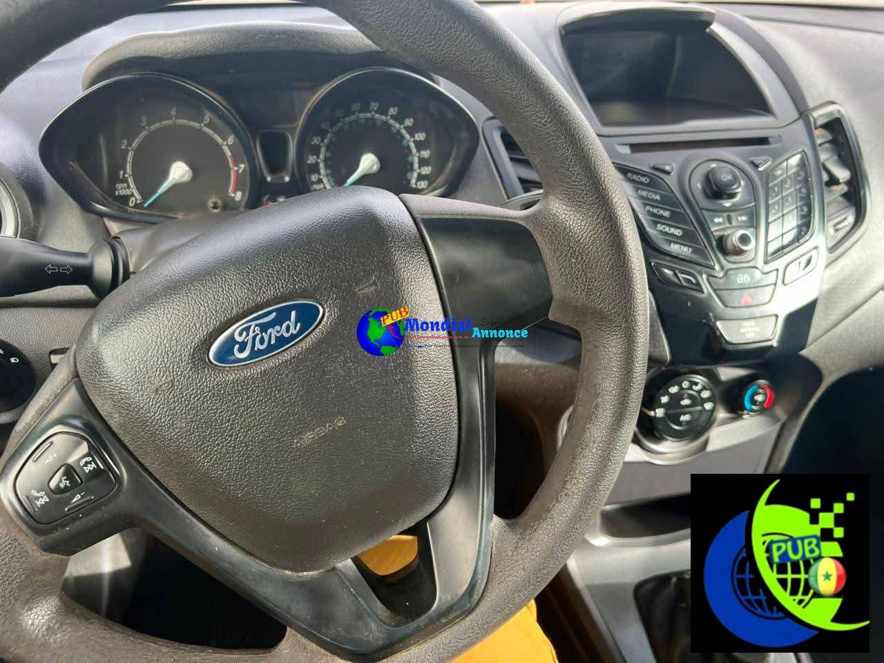 Ford Fiesta Essence Manuelle de 2015 à vendre à Dakar