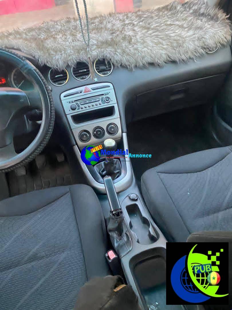 Peugeot 308 Diesel Manuelle de 2013 à vendre à Dakar