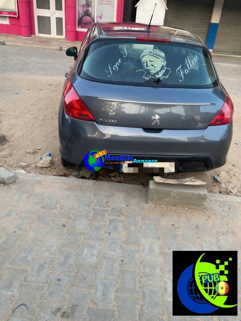 Peugeot 308 Diesel Manuelle de 2013 à vendre à Dakar