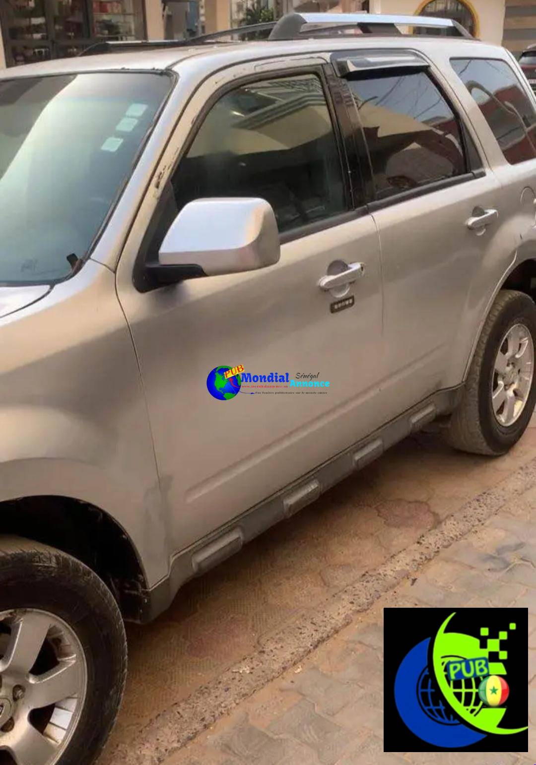 Ford Escape Carré Automatique de 2012. Prix : 2 600 000 F CFA