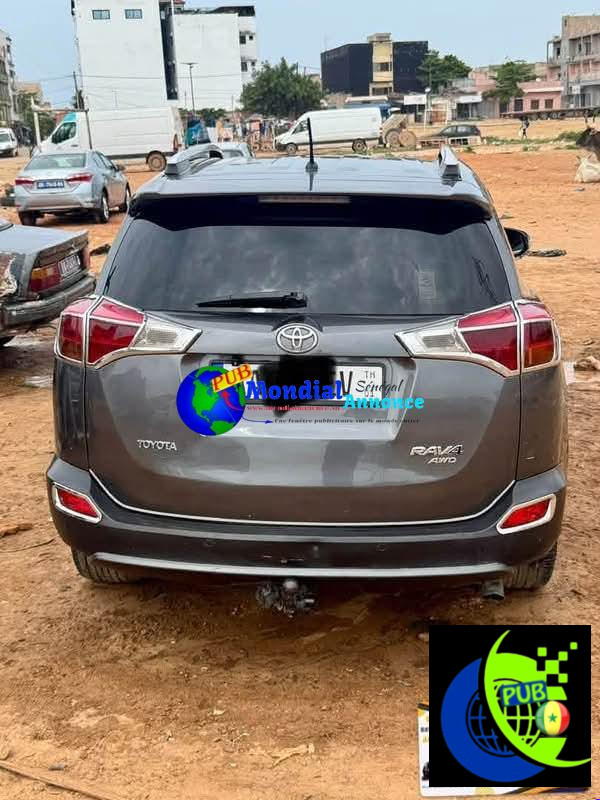Toyota RAV4 Diesel Manuel de 2014 disponible à Dakar