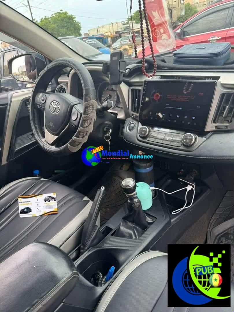 Toyota RAV4 Diesel Manuel de 2014 disponible à Dakar