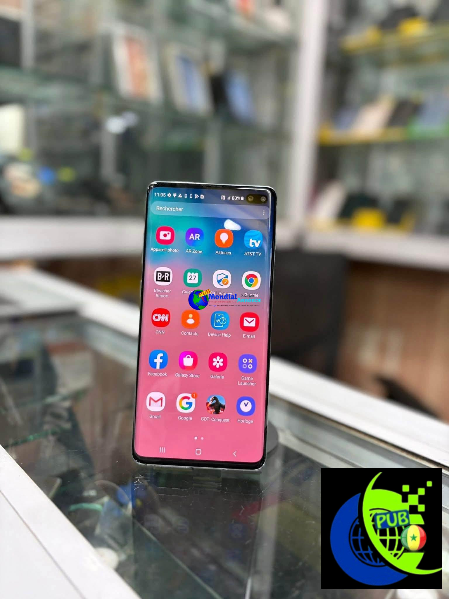 Samsung Galaxy S10 Plus (128 Go / 8 Go RAM) à vendre à Dakar pour 35 000 F CFA seulement