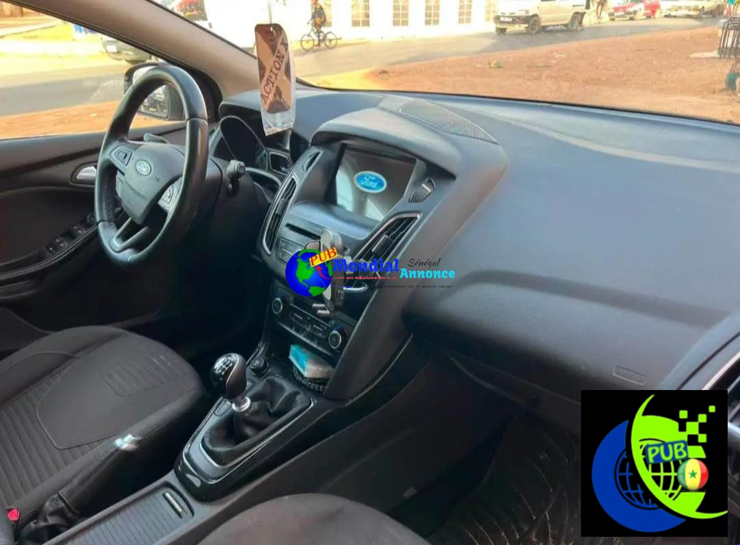Ford Focus Manuel Sous Douane de 2017 disponible à Dakar