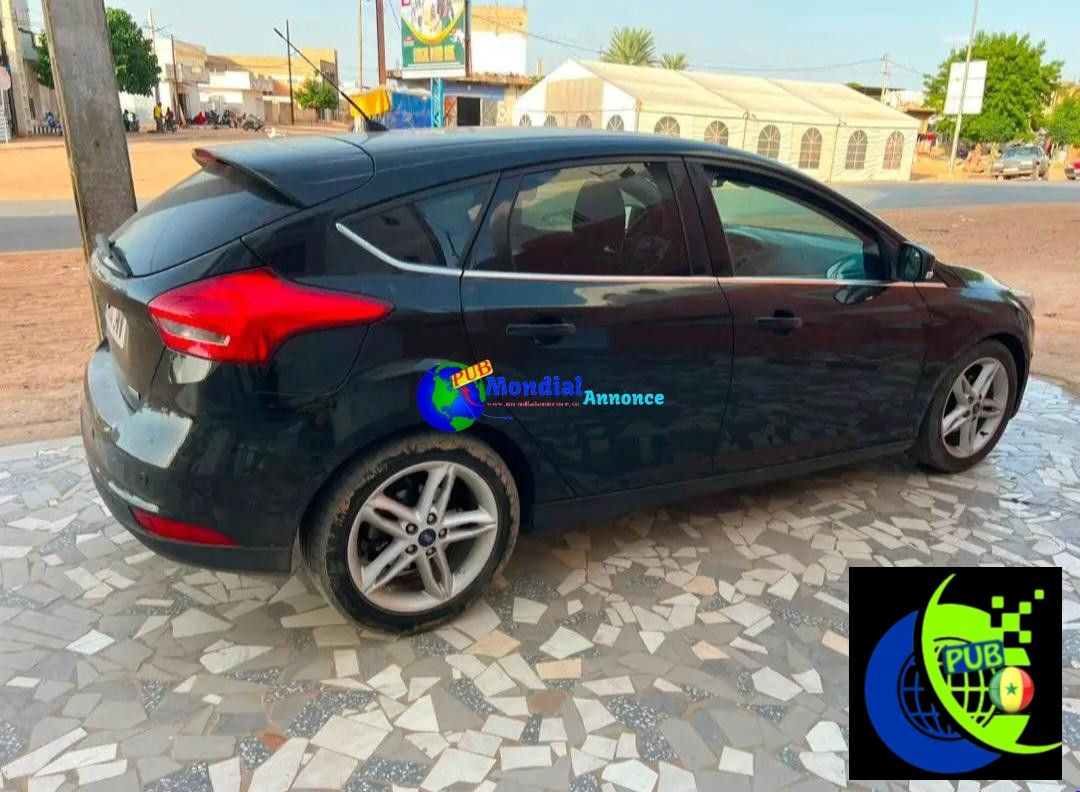 Ford Focus Manuel Sous Douane de 2017 disponible à Dakar