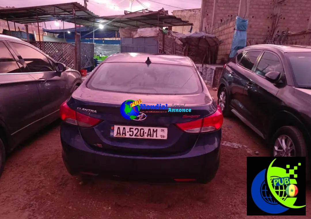 Vente : Hyundai Elantra Essence Automatique de 2012 à Dakar. Prix : 2 300 000 F CFA