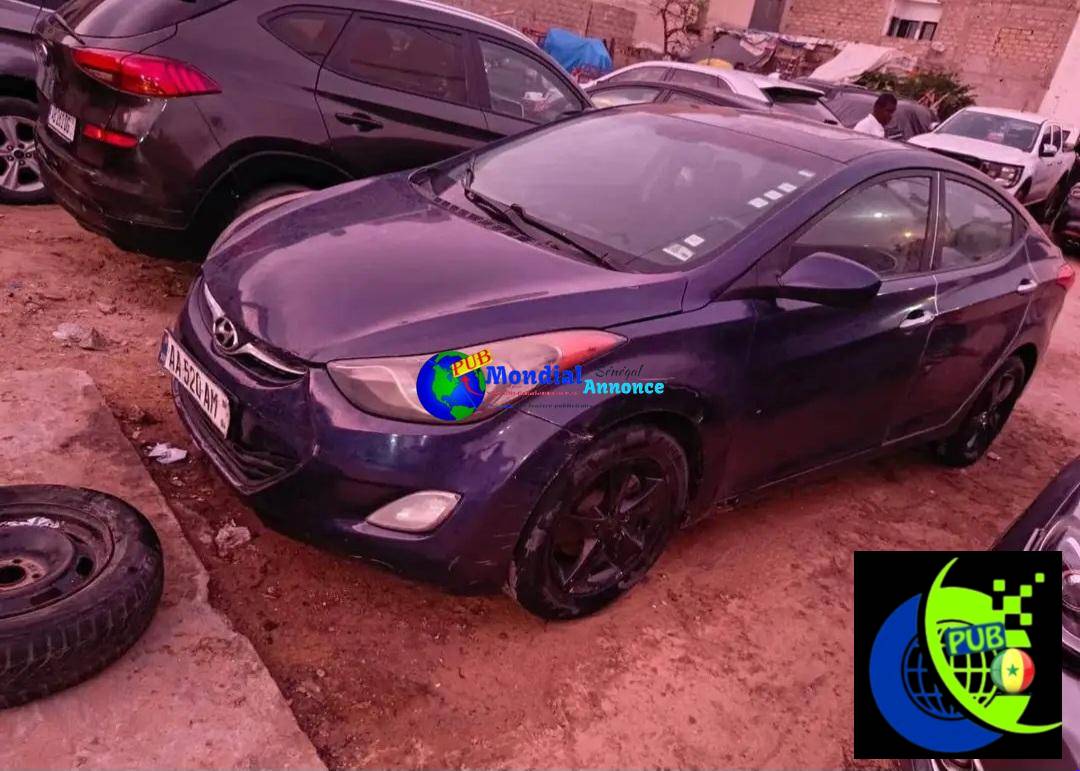 Vente : Hyundai Elantra Essence Automatique de 2012 à Dakar. Prix : 2 300 000 F CFA