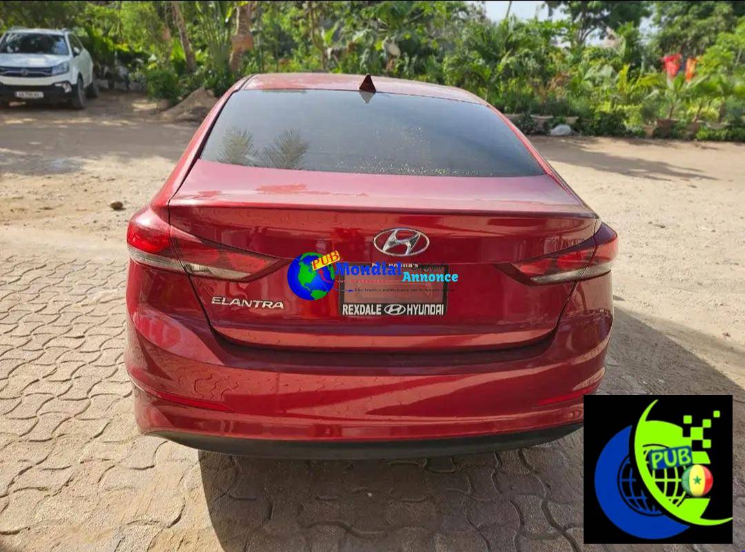 Hyundai Elantra Essence Automatique Venant de 2018 disponible à Dakar