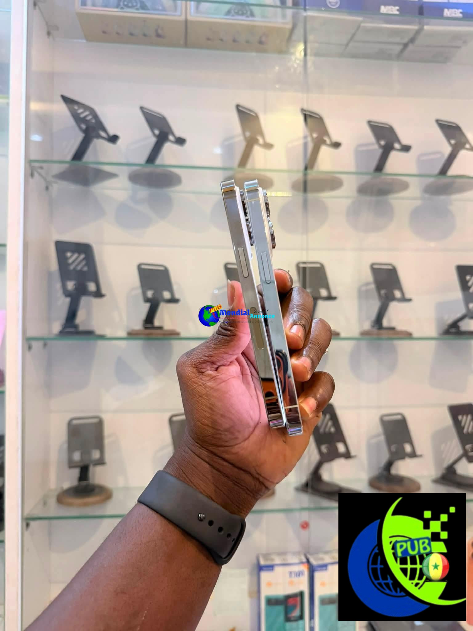 iPhone 14 Pro 256 Go US (Blanc & Gold) disponible à Médina, Dakar