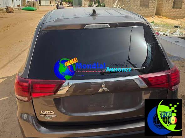 Mitsubishi Outlander 2017 Automatique 4×4 à Vendre à Dakar
