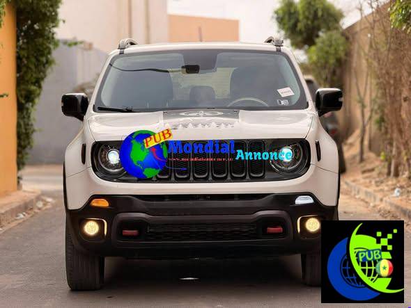 JEEP RENEGADE 2016 – Essence, Automatique, Toit Panoramique – 90 000 km