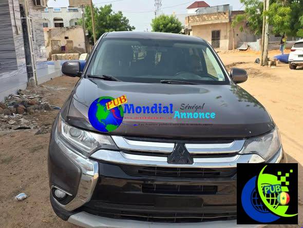 Mitsubishi Outlander 2017 Automatique 4×4 à Vendre à Dakar