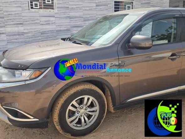 Mitsubishi Outlander 2017 Automatique 4×4 à Vendre à Dakar