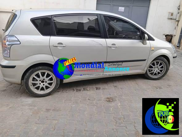 Toyota Corolla Verso Gasoil 7 Places à Vendre à Touba – 4 Millions FCFA