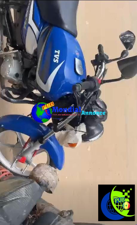 TVS à vendre, moteur 125, avec CMC en cours. Une moto pratique pour vos déplacements quotidiens.