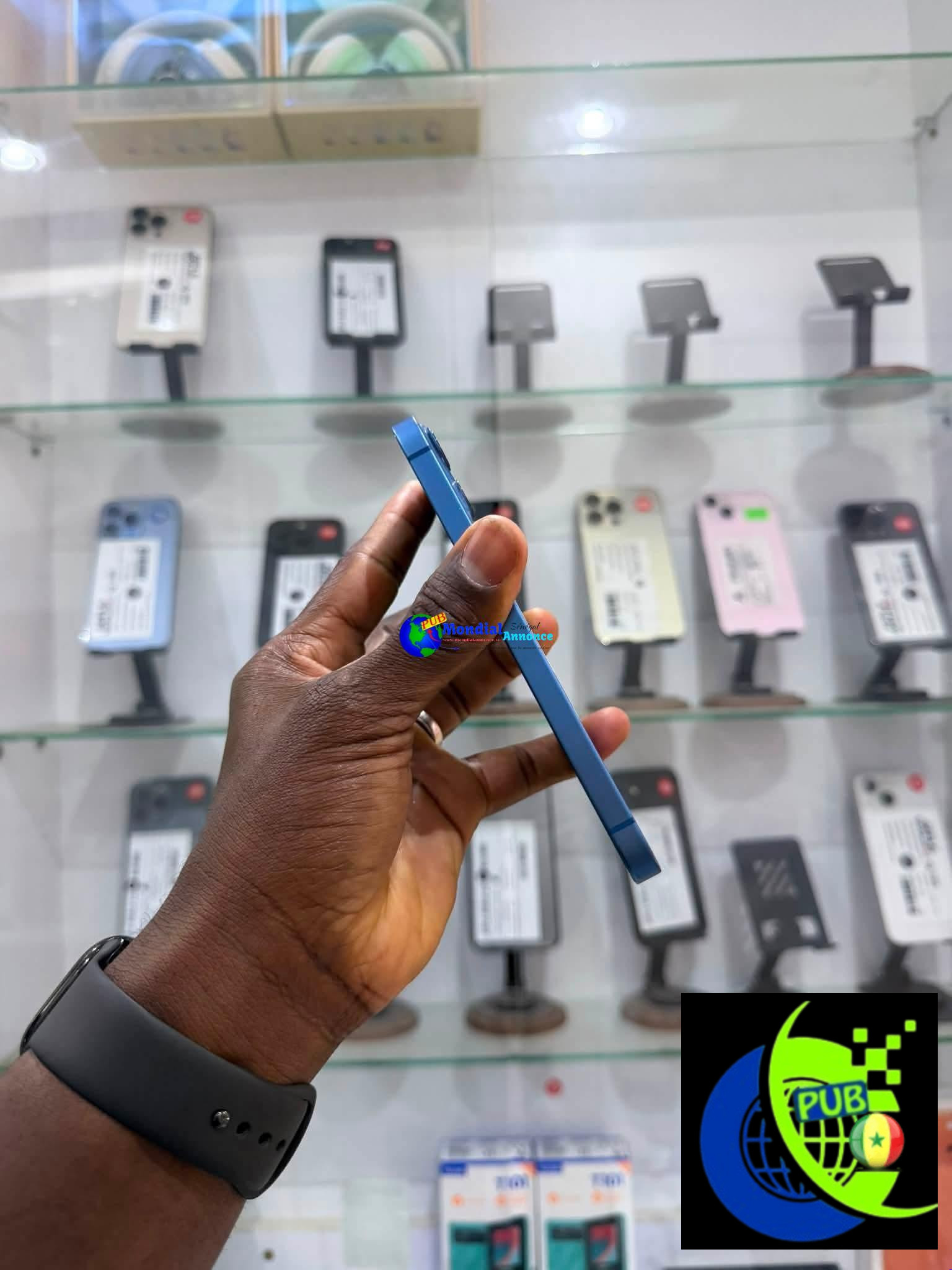 iPhone 13 de 256 Go (Bleu) disponible à Médina, Dakar pour 165 000 F CFA