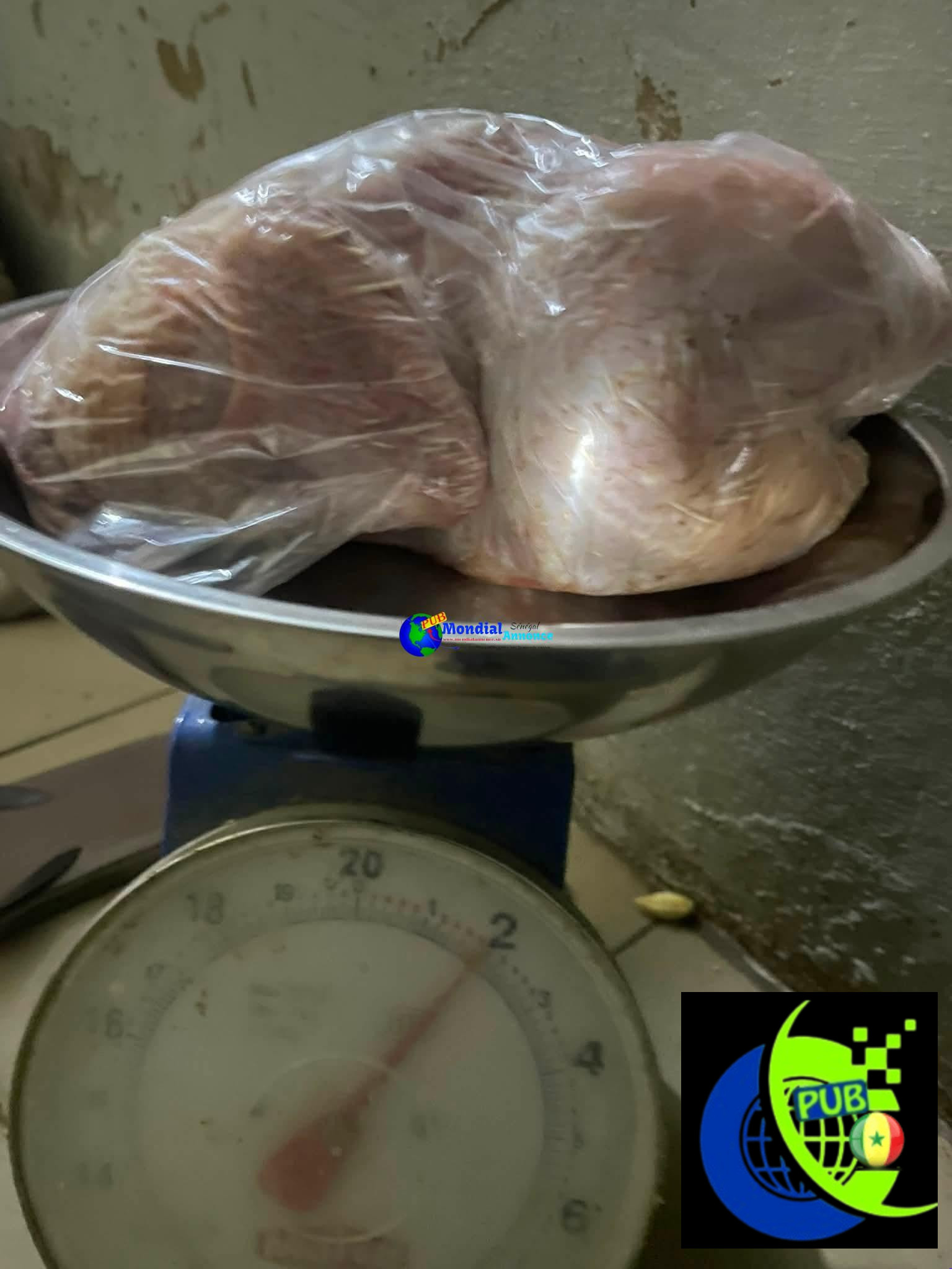 Poulets de Chair Déplumés (1,7 kg à 1,9 kg) disponibles à Grand Médine – côté Stade Léopold Sédar Senghor