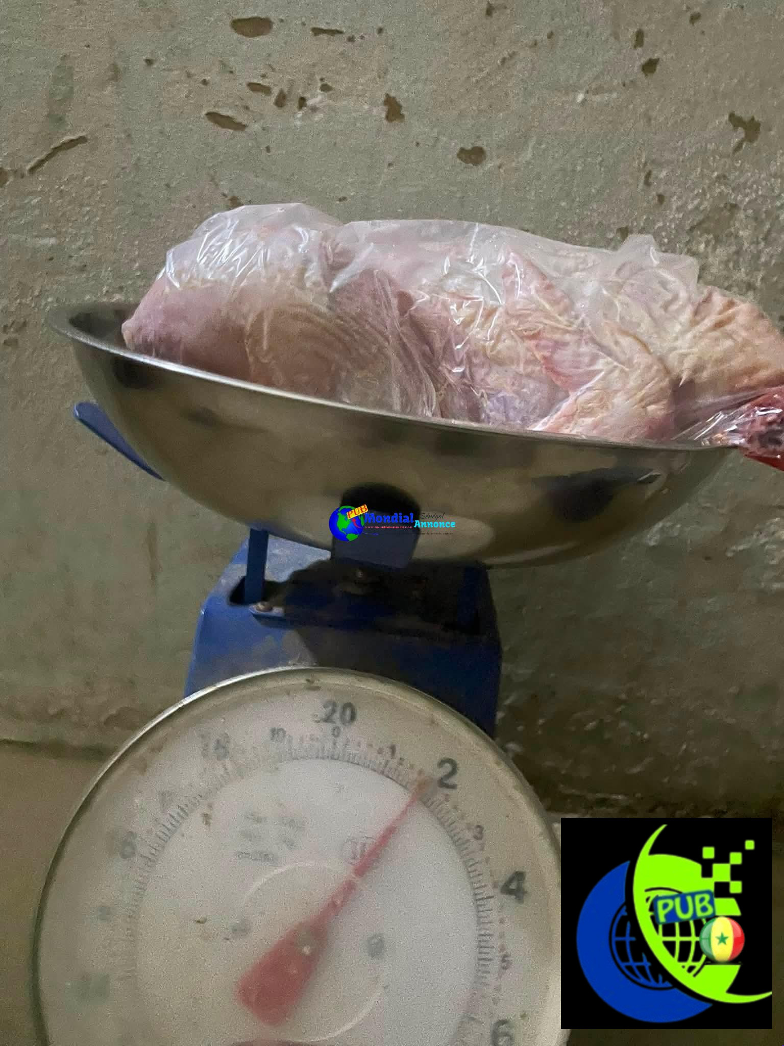 Poulets de Chair Déplumés (1,7 kg à 1,9 kg) disponibles à Grand Médine – côté Stade Léopold Sédar Senghor