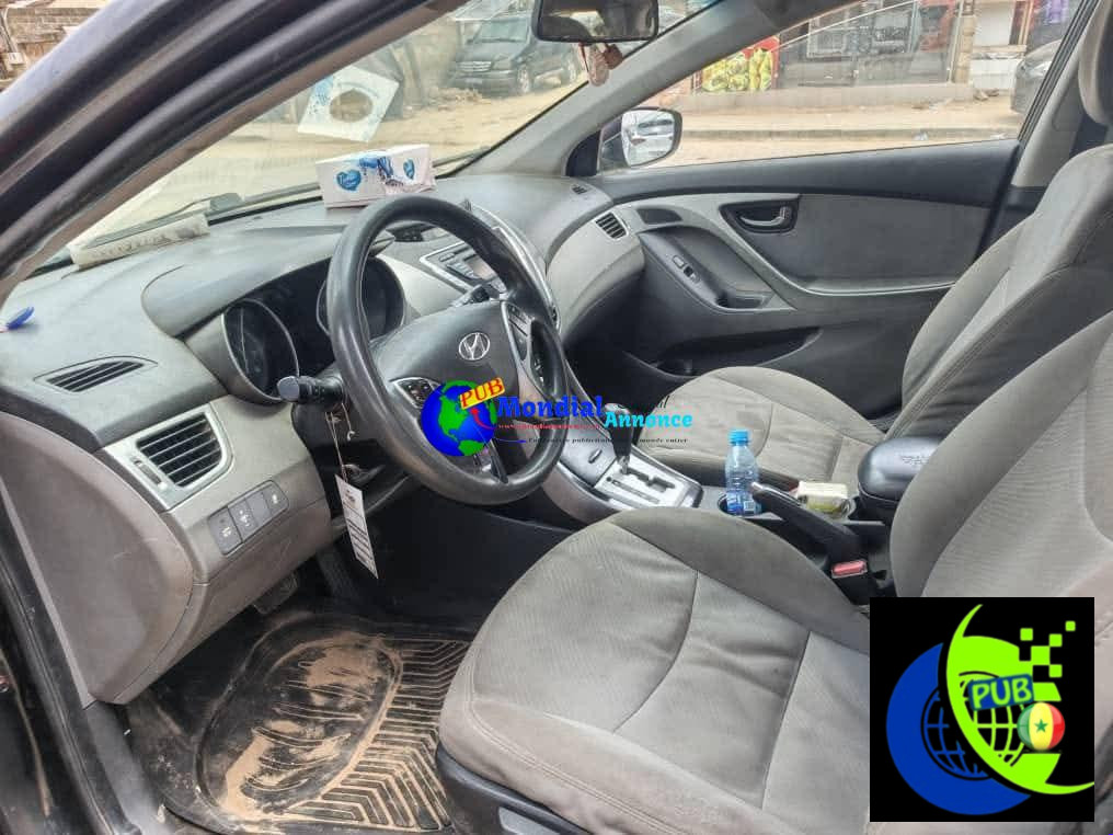 Hyundai Elantra Essence Automatique de 2013 disponible à Dakar