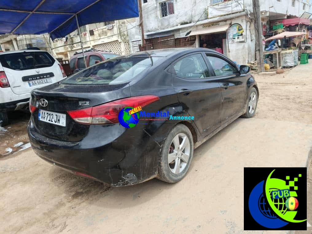 Hyundai Elantra Essence Automatique de 2013 disponible à Dakar