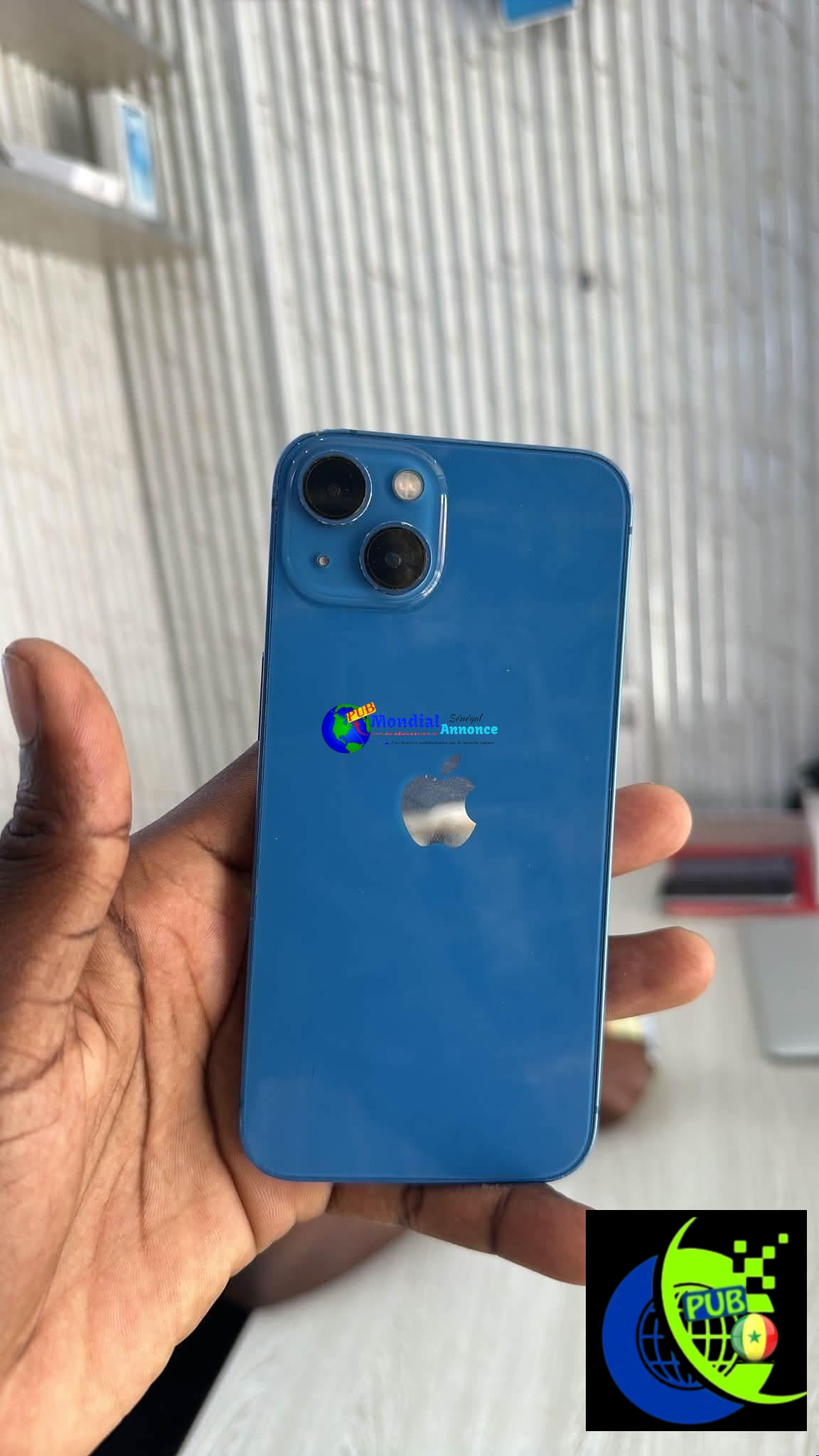 Vente : iPhone 13 Simple de 256 Go à Dakar. Prix : 135 000 F CFA