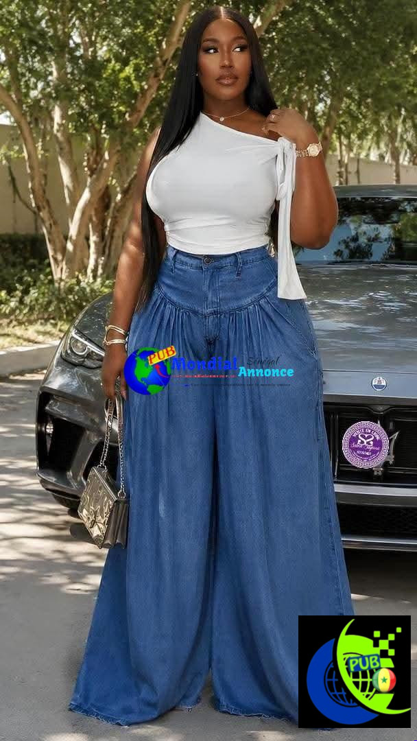 Vente : Pantalon Jeans pour Femmes en Bas Large Original à Dakar. Prix : 12 000 F CFA