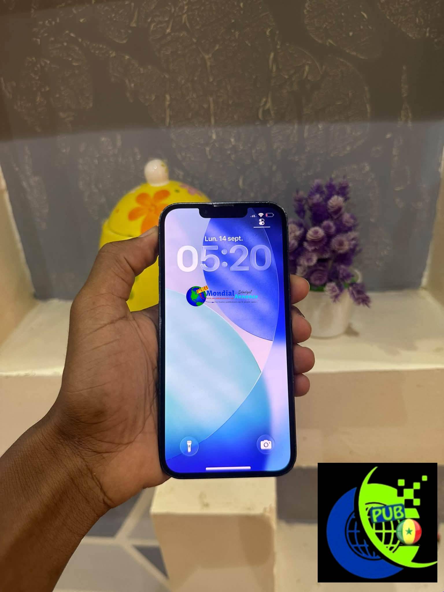 iPhone 13 simple de 128 Go Authentique disponible à Dakar pour 135 000 F CFA