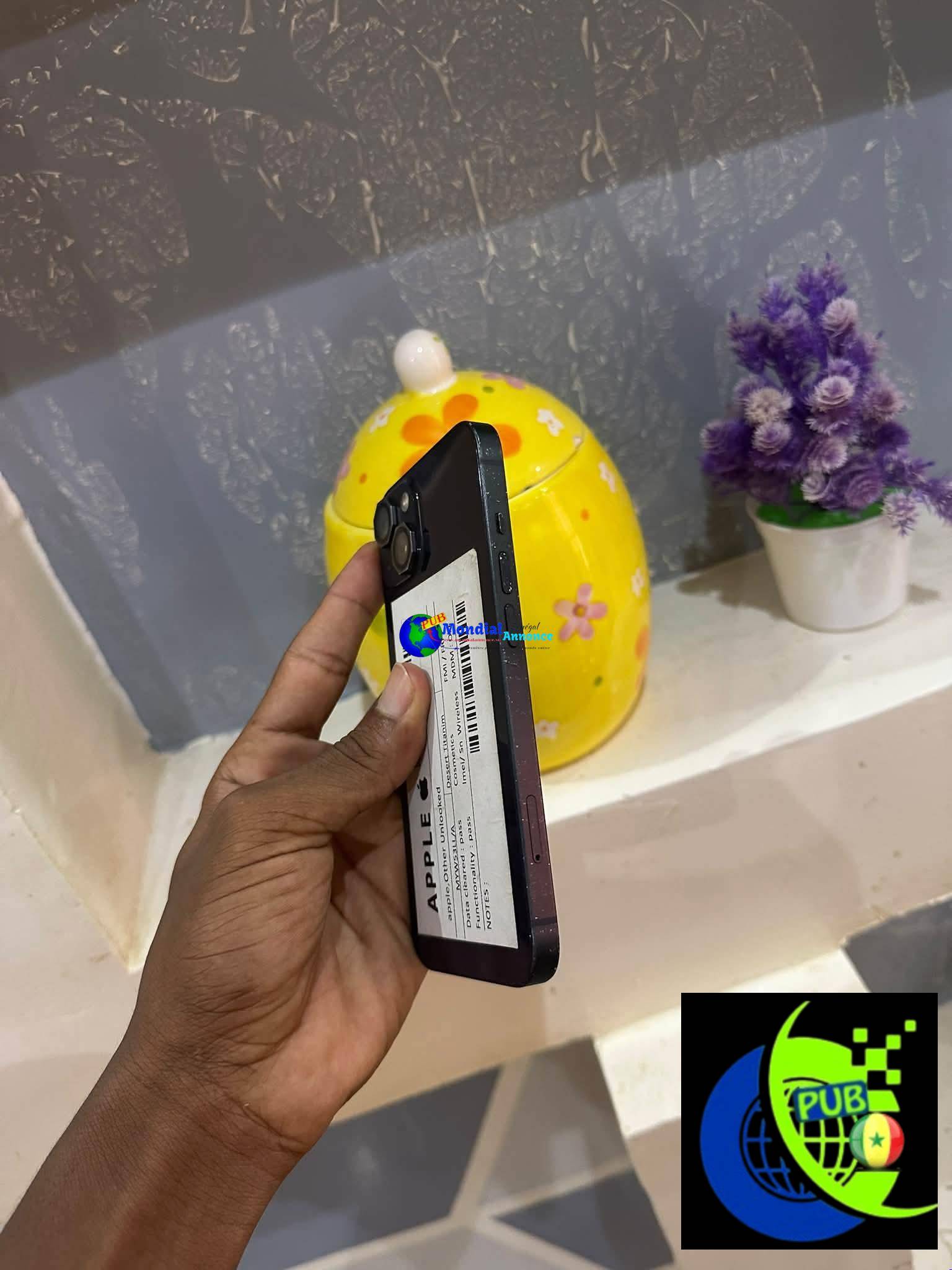 iPhone 13 simple de 128 Go Authentique disponible à Dakar pour 135 000 F CFA