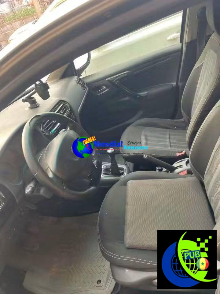 Peugeot 301 Diesel Manuelle de 2014 disponible à Dakar