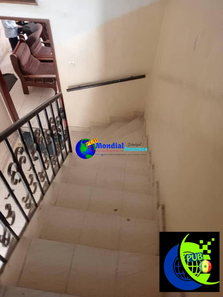 Villa R+1 à vendre à Derklé Dakar – 125 m²