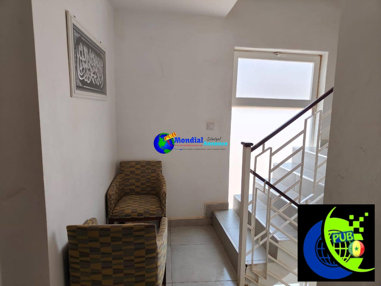 Villa F5 R+1 entièrement meublée à vendre aux Almadies 2 – 120 millions FCFA