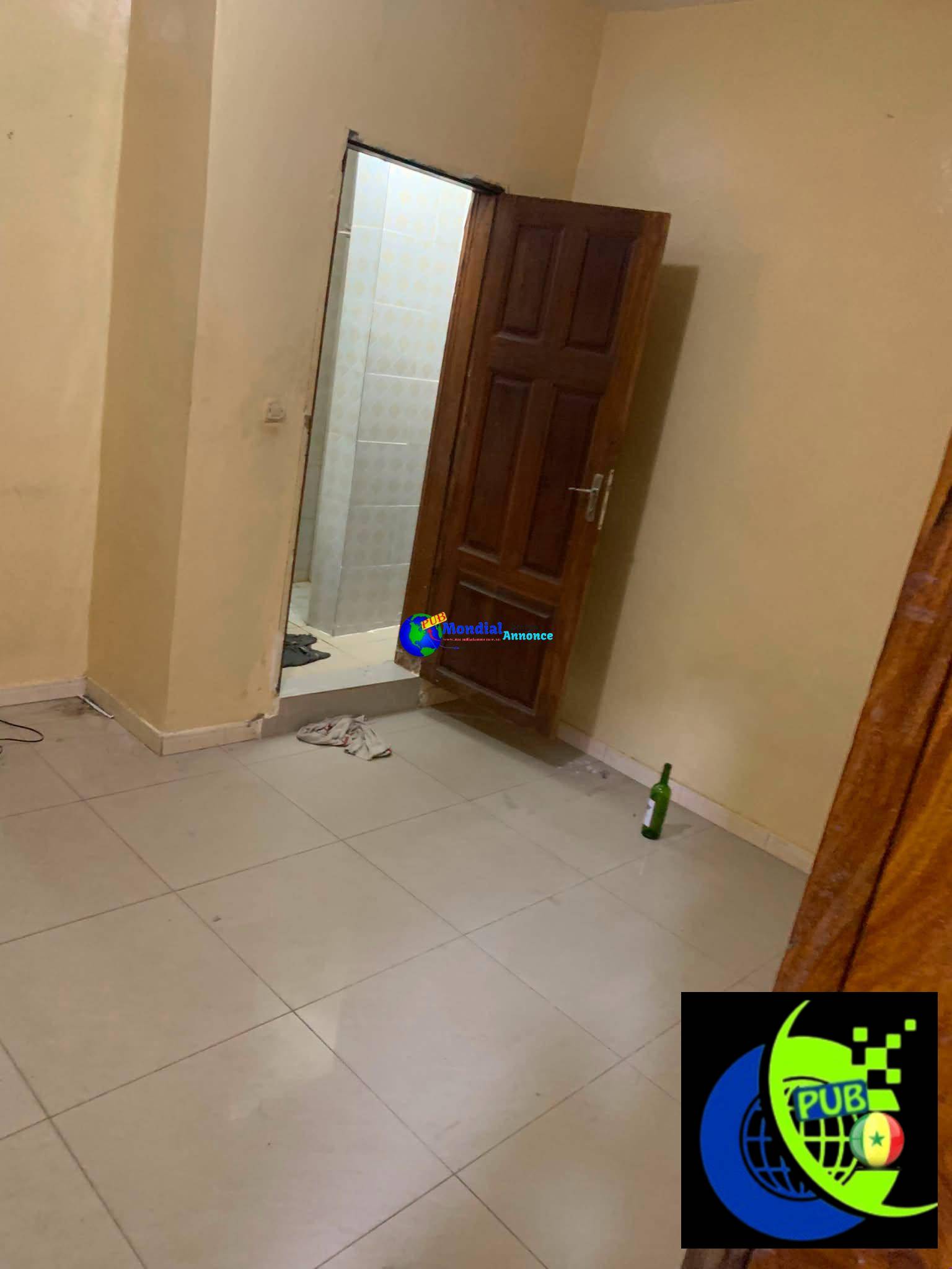 🏠 Locations de studios, chambres et dépôt à Dakar