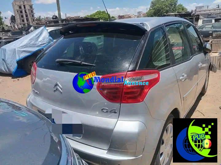 Vente : Citroën C4 Picasso Diesel HDi Automatique à Keur Massar. Prix : 2 200 000 F CFA (Négociable)