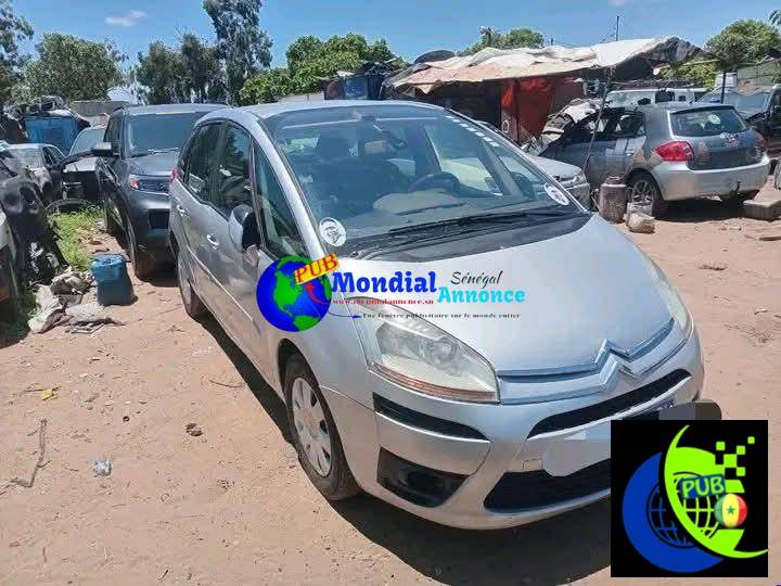 Vente : Citroën C4 Picasso Diesel HDi Automatique à Keur Massar. Prix : 2 200 000 F CFA (Négociable)