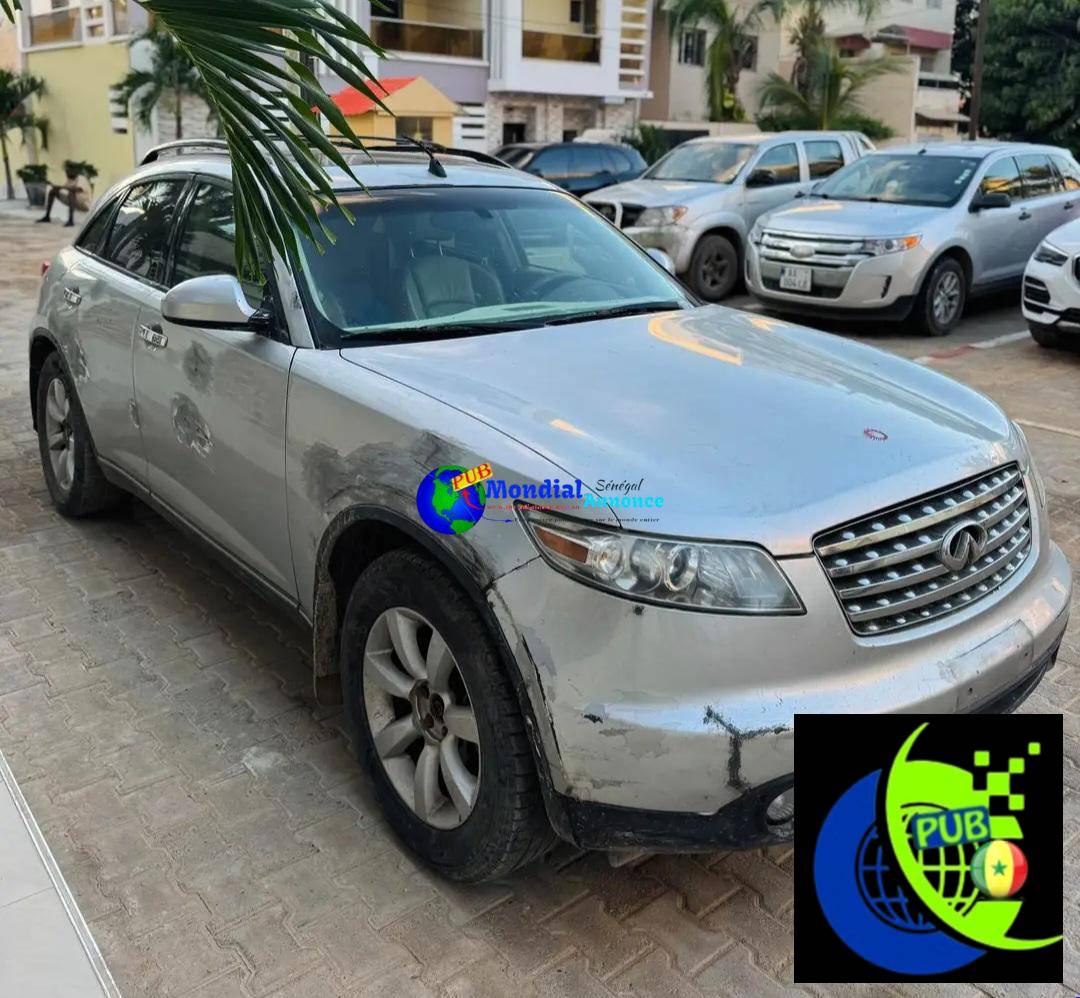 Véhicule Infiniti FX35 – V6 Essence Automatique de 2012 disponible