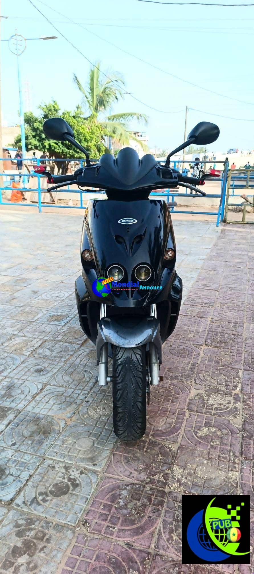 Scooter Sportif Aprilia Malaguti Phantom Max 200cc disponible à Thiaroye sur Mer
