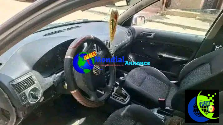 Vente : Volkswagen Golf Diesel Manuelle (Panne Moteur / Sans Papiers) à M’bour. Prix : 400 000 F CFA