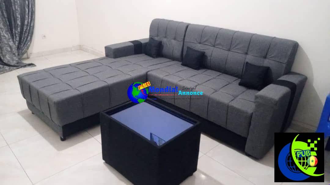 À vendre : Canapé d’Angle Neuf avec Table Basse. Prix : 125 000 F CFA