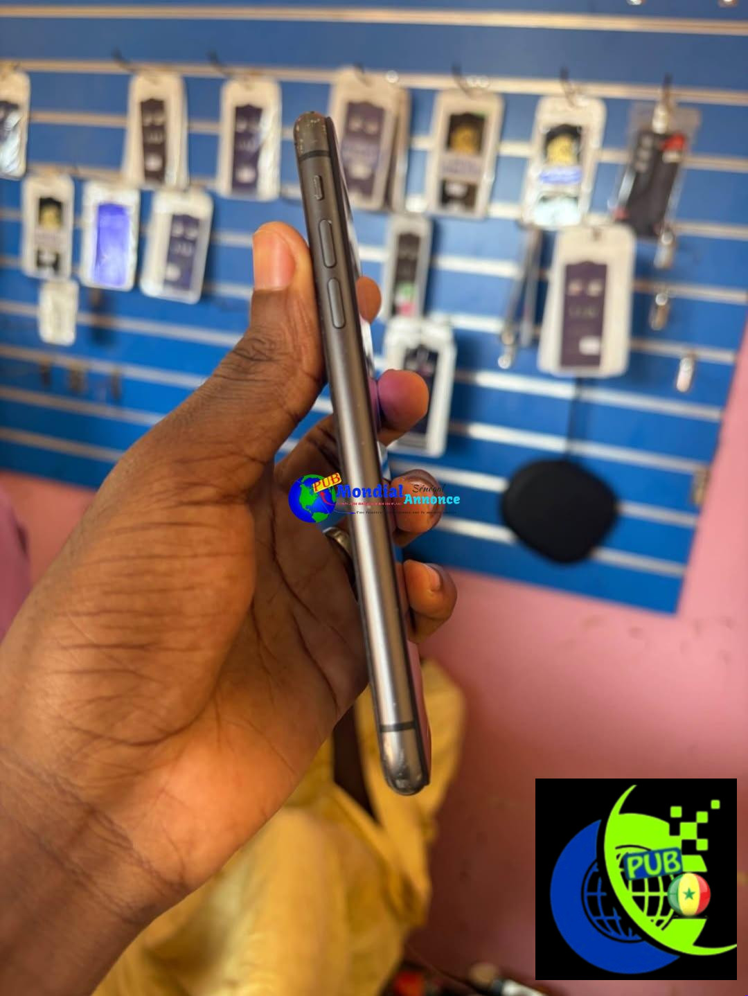 iPhone 11 Simple de 64 Go à vendre à Dakar pour 75 000 F CFA