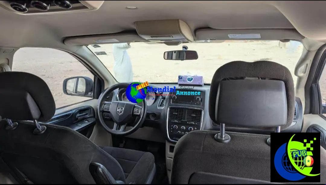 Vente : Dodge Grand Caravan automatique de 2013. Prix : 1 800 000 F CFA