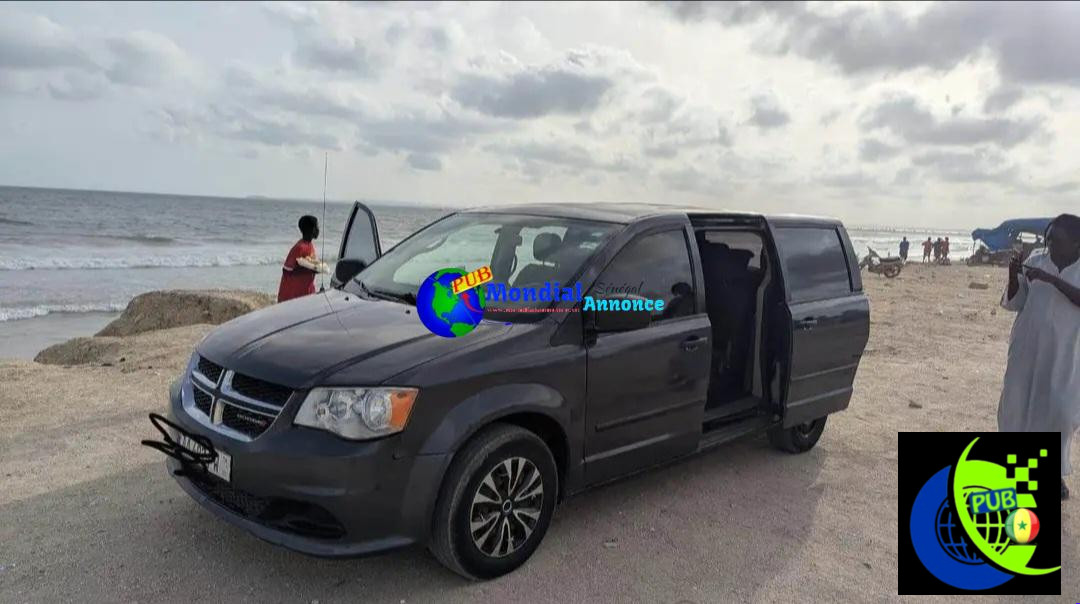 Vente : Dodge Grand Caravan automatique de 2013. Prix : 1 800 000 F CFA