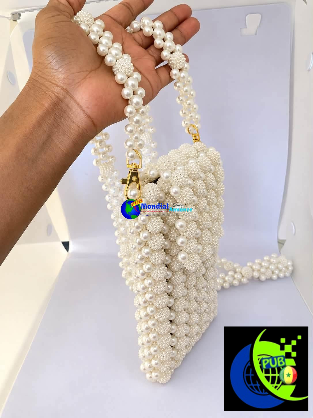 Vente : Petits sacs en Perles Confectionnés à la Main. Contact : 781494716