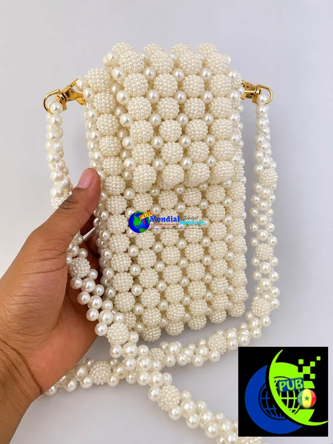Vente : Petits sacs en Perles Confectionnés à la Main. Contact : 781494716